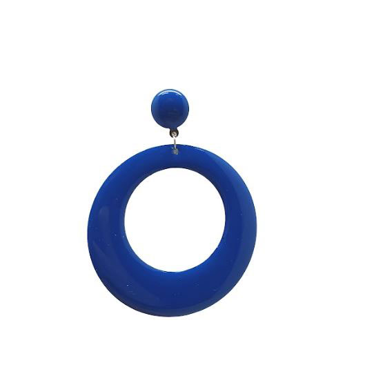 大型火烈鸟圆形珐琅彩环形耳环。蓝色的
